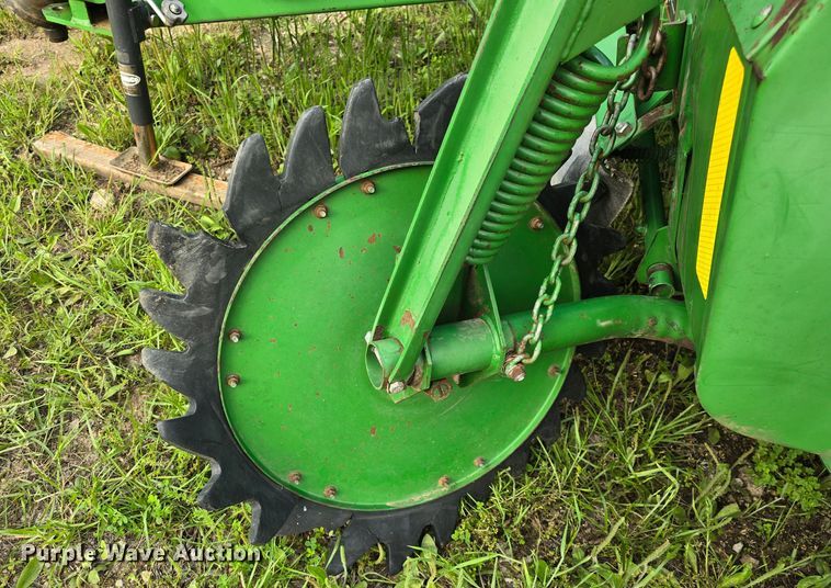 image for item DM1700 1998 John Deere 566 round baler