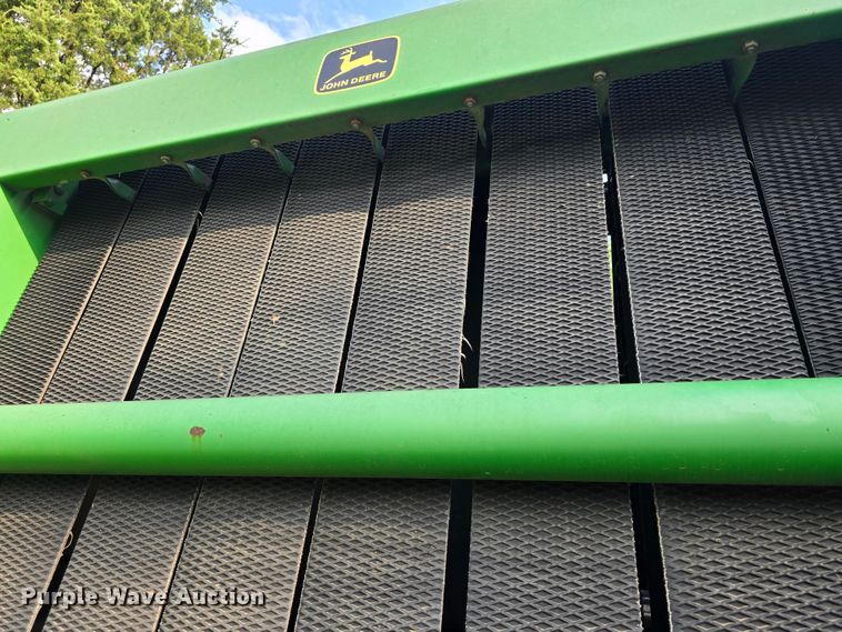 image for item DM1700 1998 John Deere 566 round baler