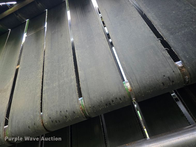 image for item DM1700 1998 John Deere 566 round baler