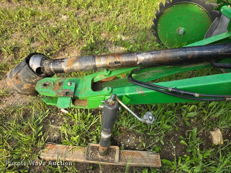 image for item DM1700 1998 John Deere 566 round baler