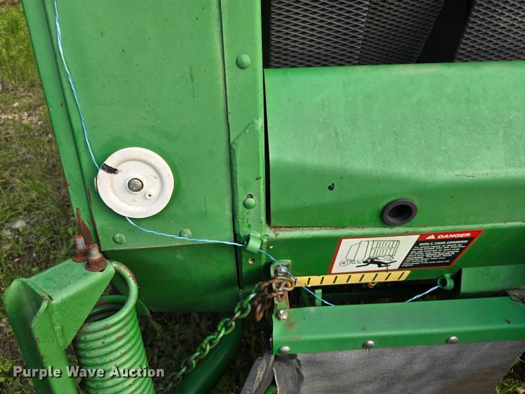 image for item DM1700 1998 John Deere 566 round baler
