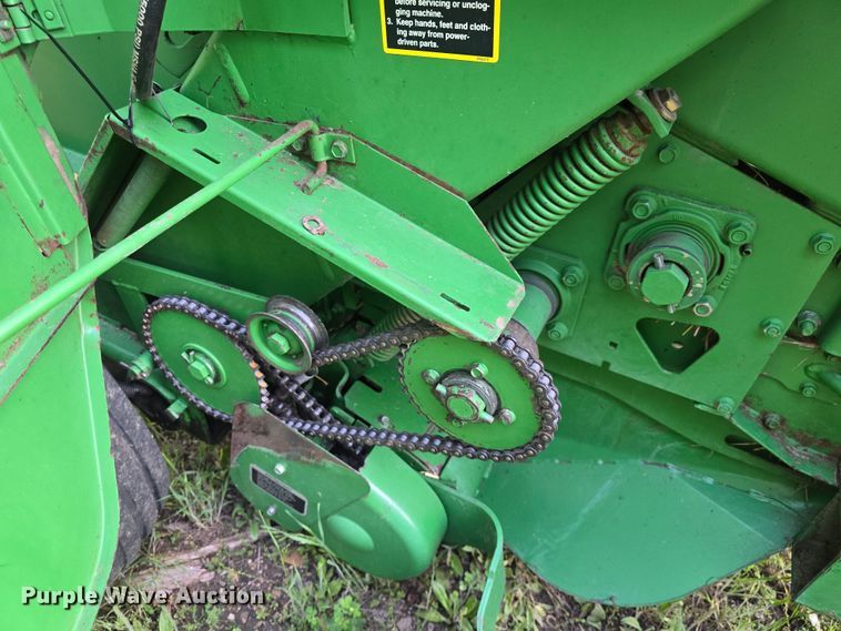 image for item DM1700 1998 John Deere 566 round baler