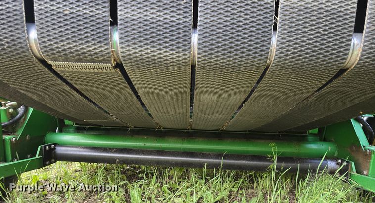 image for item DM1700 1998 John Deere 566 round baler