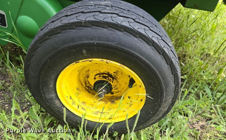 image for item DM1700 1998 John Deere 566 round baler