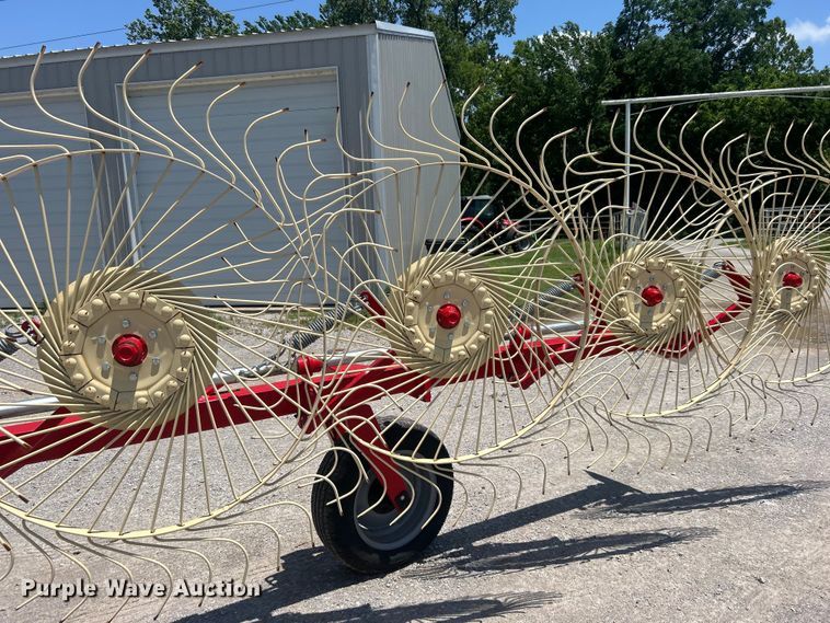 image for item DO6493 2020 Enrossi  RT-9 hay rake