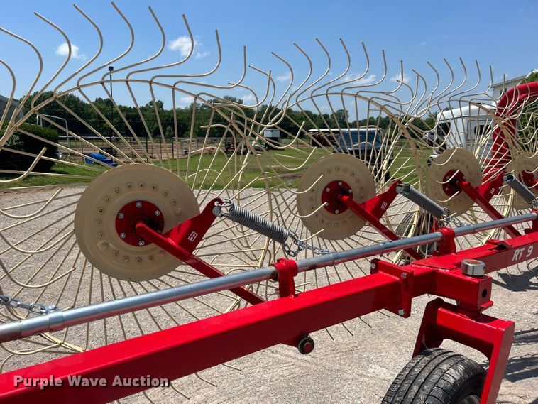 image for item DO6493 2020 Enrossi  RT-9 hay rake