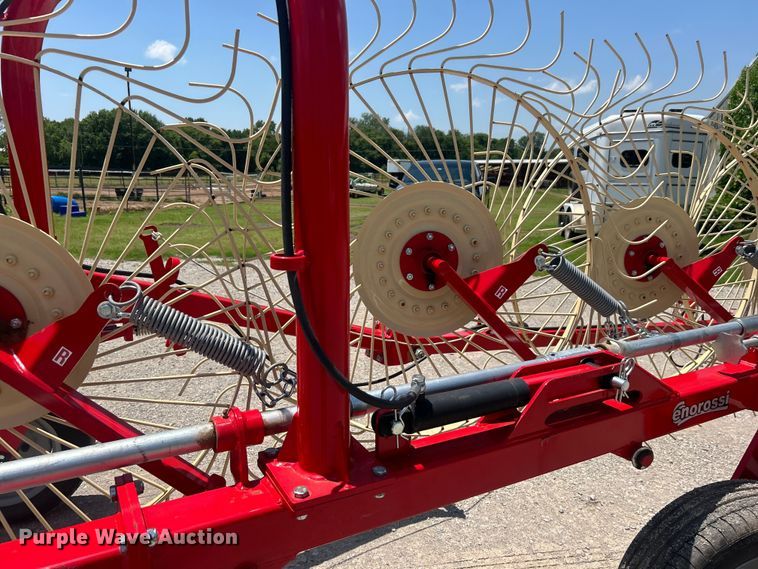 image for item DO6493 2020 Enrossi  RT-9 hay rake