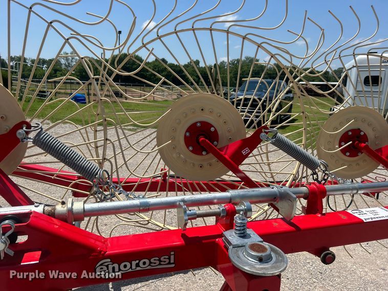 image for item DO6493 2020 Enrossi  RT-9 hay rake