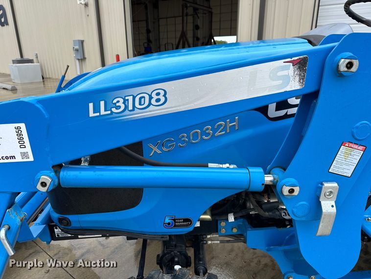 image for item DO6956 2015 LS Mtron XG3032H MFWD tractor