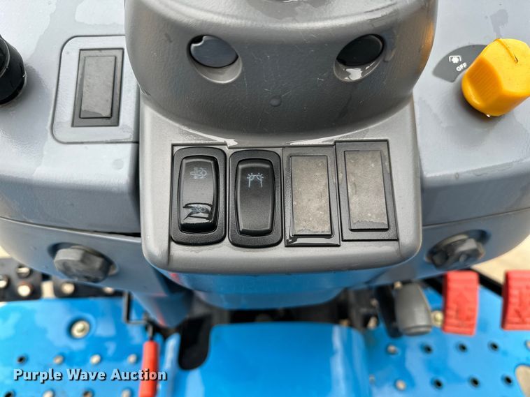 image for item DO6956 2015 LS Mtron XG3032H MFWD tractor