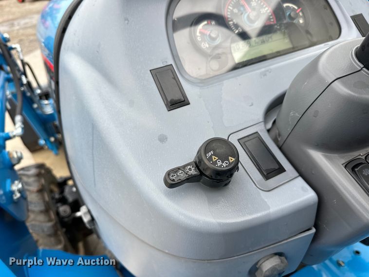 image for item DO6956 2015 LS Mtron XG3032H MFWD tractor