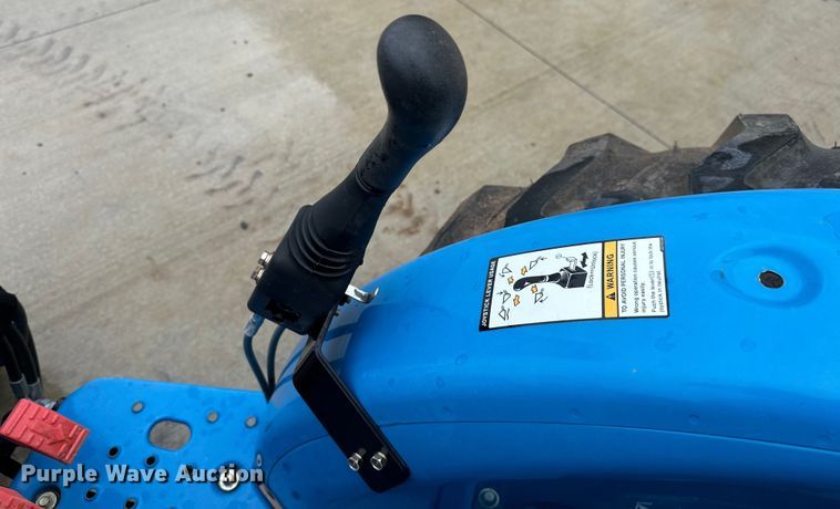 image for item DO6956 2015 LS Mtron XG3032H MFWD tractor