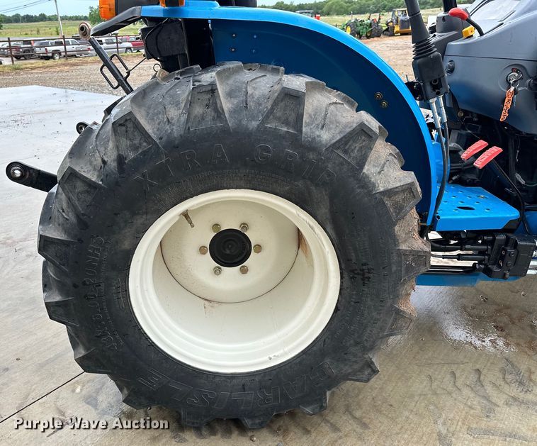 image for item DO6956 2015 LS Mtron XG3032H MFWD tractor