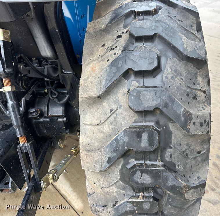 image for item DO6956 2015 LS Mtron XG3032H MFWD tractor