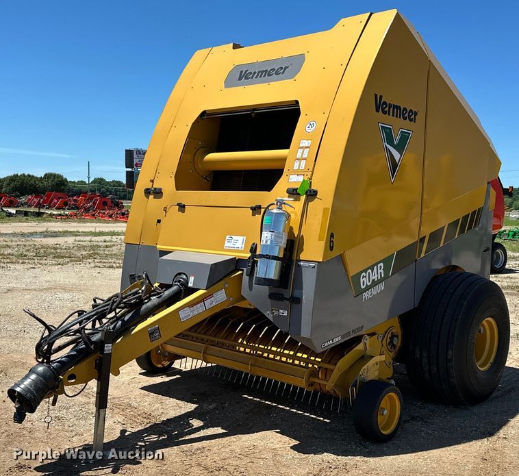 image for item DO6959 2021 Vermeer  604R Premium  round baler