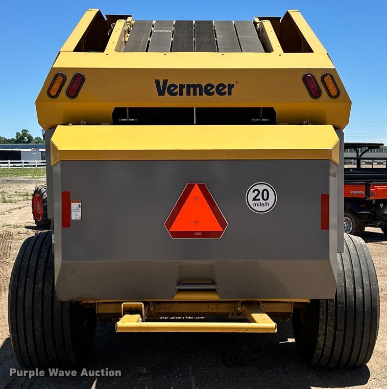 image for item DO6959 2021 Vermeer  604R Premium  round baler