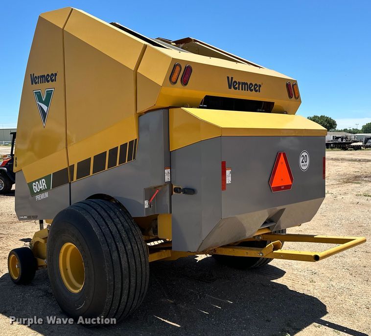 image for item DO6959 2021 Vermeer  604R Premium  round baler