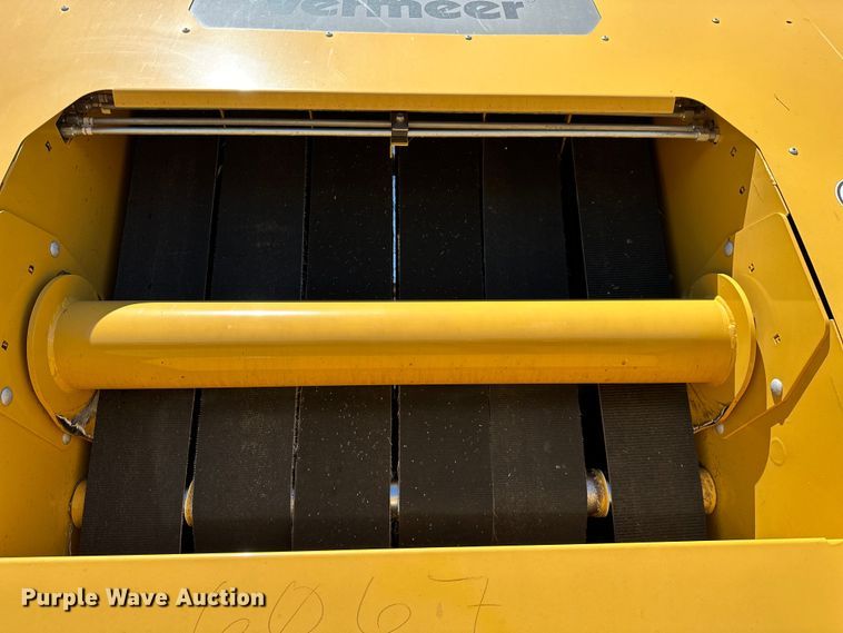 image for item DO6959 2021 Vermeer  604R Premium  round baler