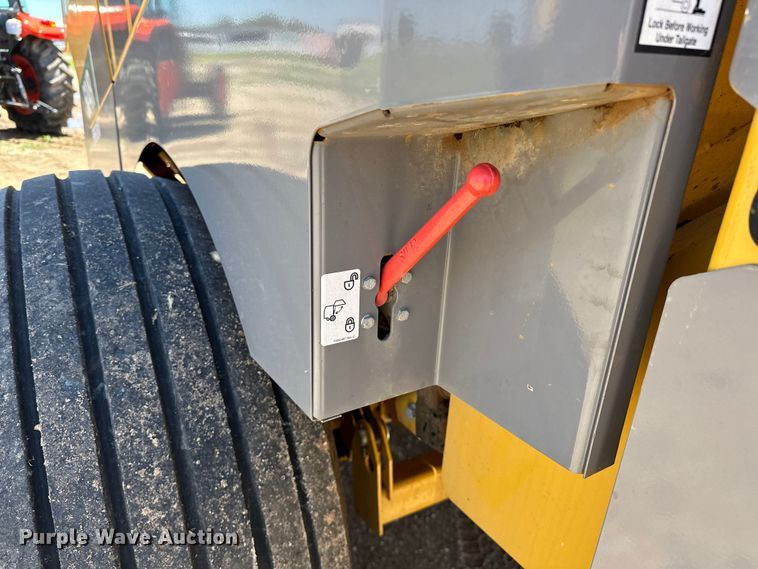 image for item DO6959 2021 Vermeer  604R Premium  round baler