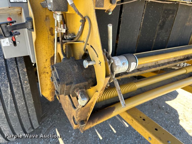 image for item DO6959 2021 Vermeer  604R Premium  round baler