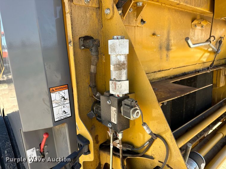 image for item DO6959 2021 Vermeer  604R Premium  round baler