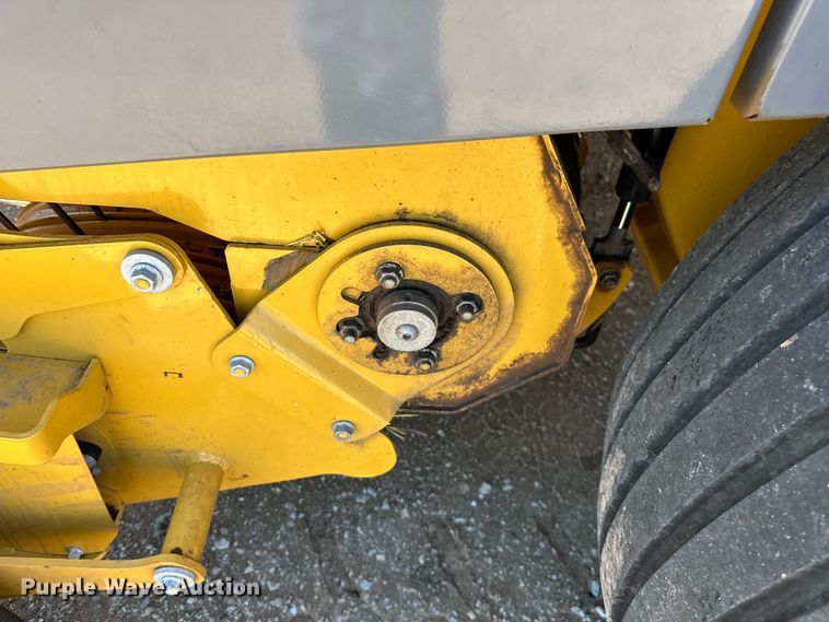 image for item DO6959 2021 Vermeer  604R Premium  round baler