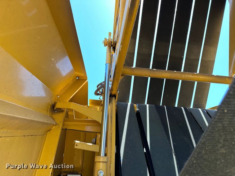 image for item DO6959 2021 Vermeer  604R Premium  round baler