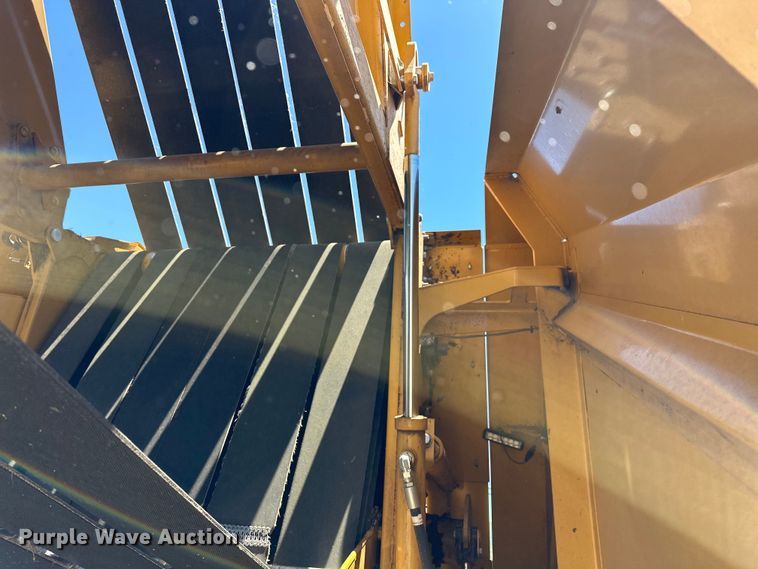 image for item DO6959 2021 Vermeer  604R Premium  round baler