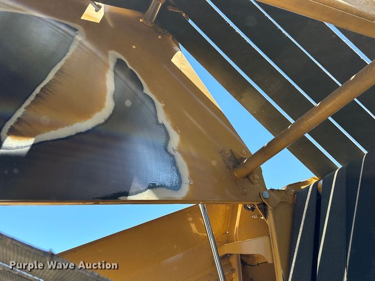 image for item DO6959 2021 Vermeer  604R Premium  round baler