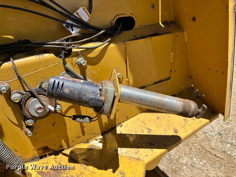 image for item DO6959 2021 Vermeer  604R Premium  round baler