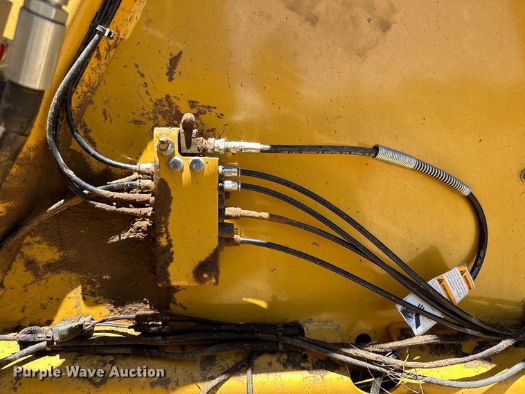 image for item DO6959 2021 Vermeer  604R Premium  round baler