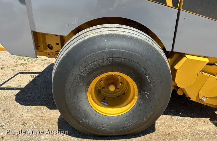 image for item DO6959 2021 Vermeer  604R Premium  round baler