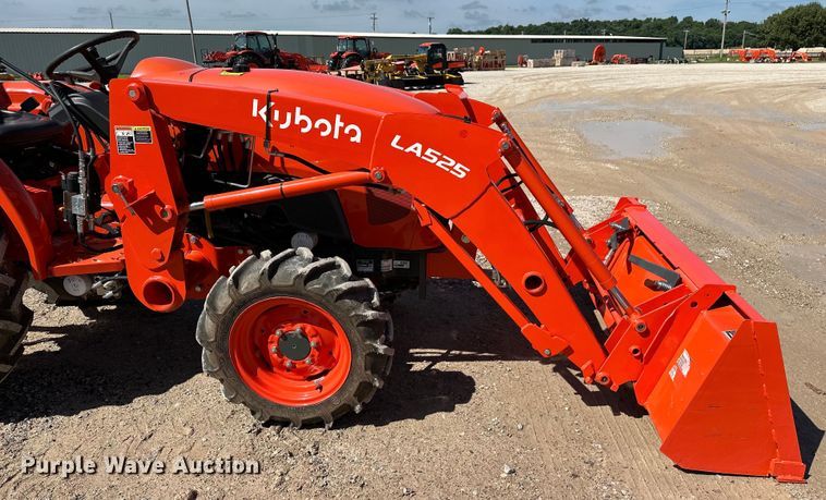 image for item DO6961 2021 Kubota L3901D MFWD tractor