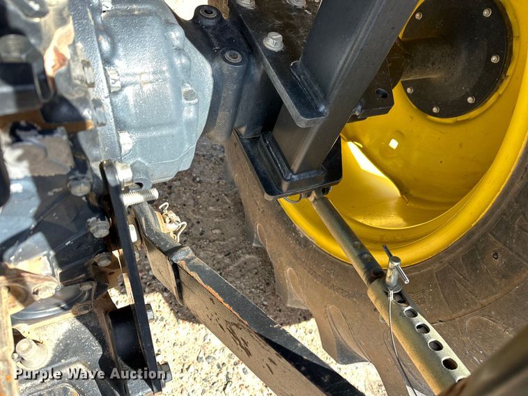 image for item DO6962 2011 John Deere  4720 MFWD tractor