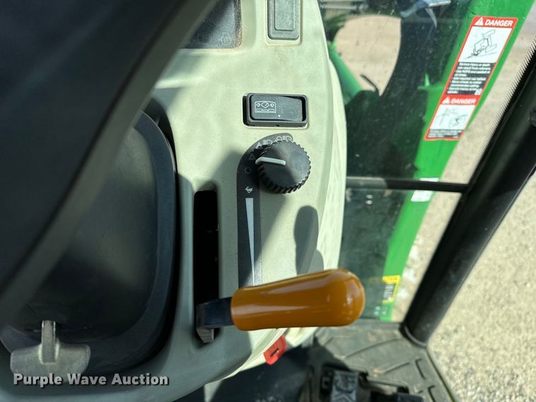 image for item DO6962 2011 John Deere  4720 MFWD tractor