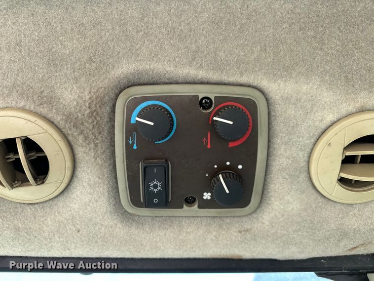 image for item DO6962 2011 John Deere  4720 MFWD tractor