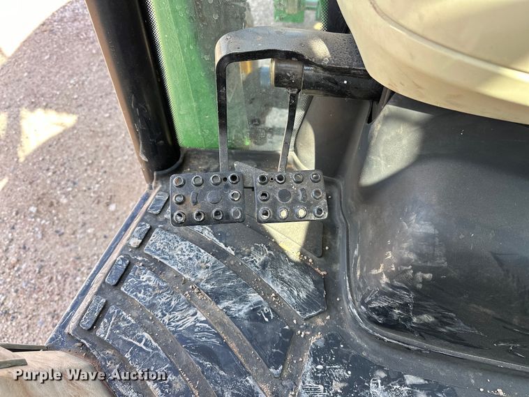 image for item DO6962 2011 John Deere  4720 MFWD tractor