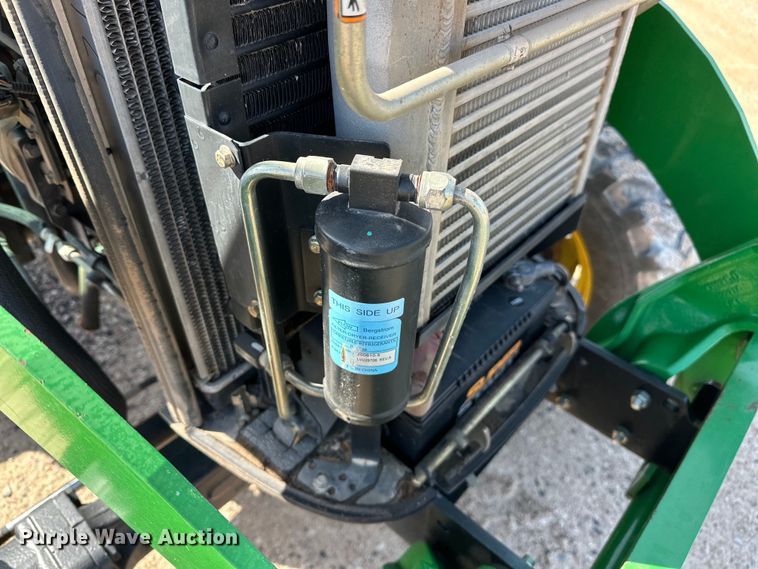 image for item DO6962 2011 John Deere  4720 MFWD tractor