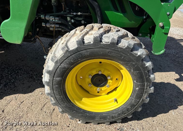 image for item DO6962 2011 John Deere  4720 MFWD tractor