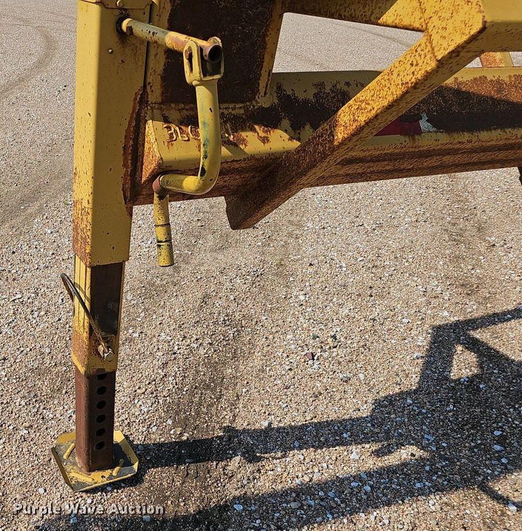 image for item DP0908 Hay bale trailer