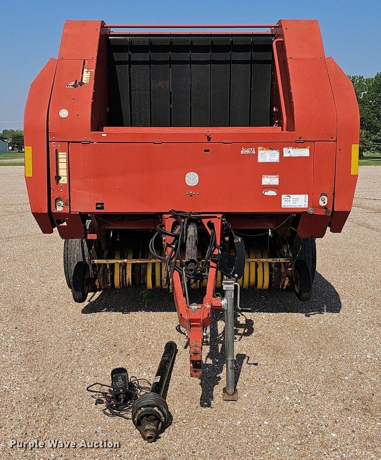 image for item DP0910 2005 New Holland BR780 round baler