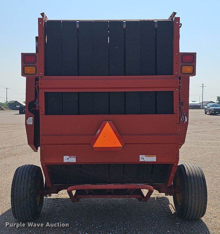 image for item DP0910 2005 New Holland BR780 round baler