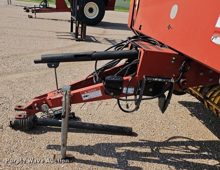 image for item DP0910 2005 New Holland BR780 round baler