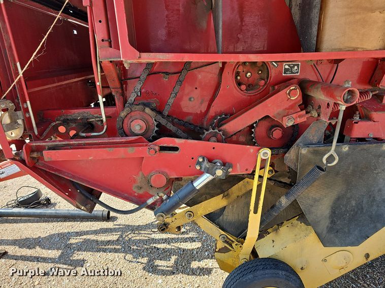 image for item DP0910 2005 New Holland BR780 round baler