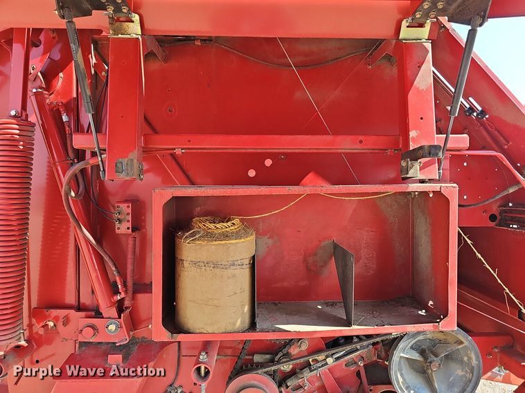 image for item DP0910 2005 New Holland BR780 round baler