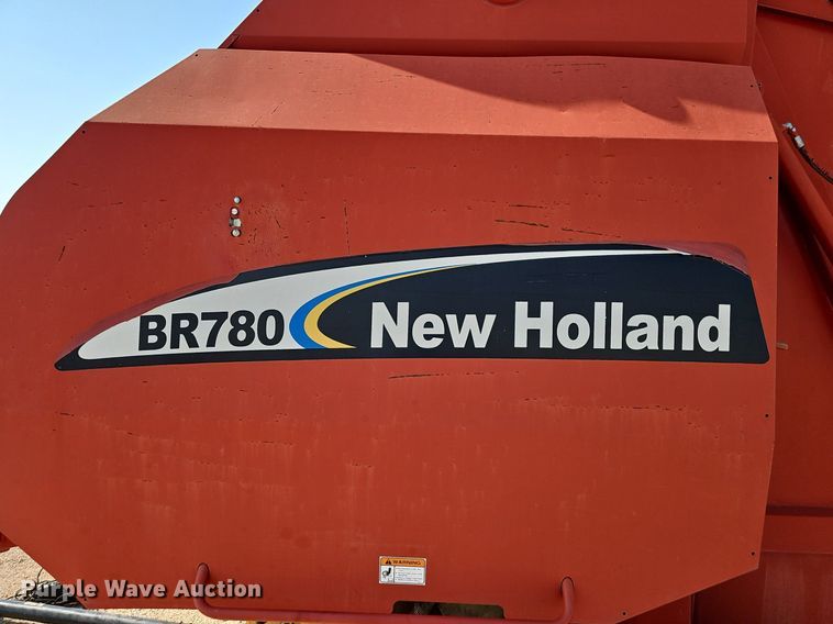 image for item DP0910 2005 New Holland BR780 round baler