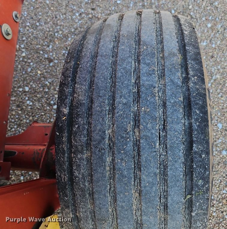 image for item DP0910 2005 New Holland BR780 round baler