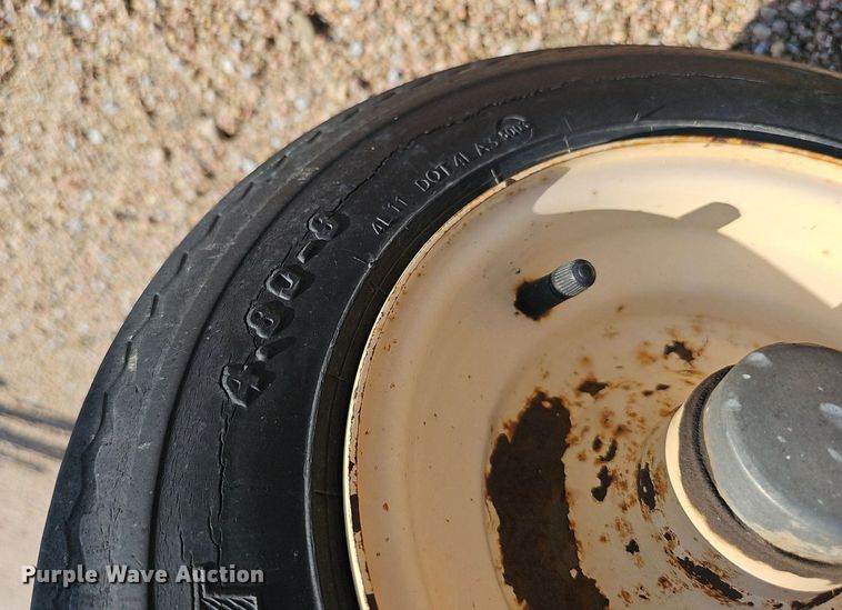 image for item DP0910 2005 New Holland BR780 round baler