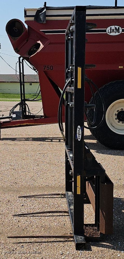 image for item DP0911 2006 Phiber Econo bale grabber