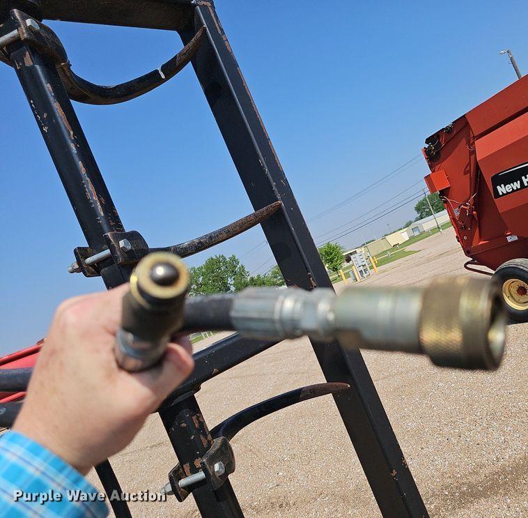 image for item DP0911 2006 Phiber Econo bale grabber